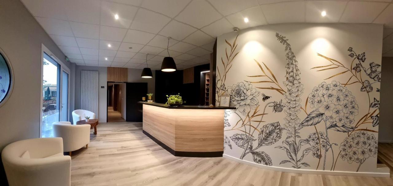 Hotel Pont De Senard Montaigu-Vendee Exteriör bild